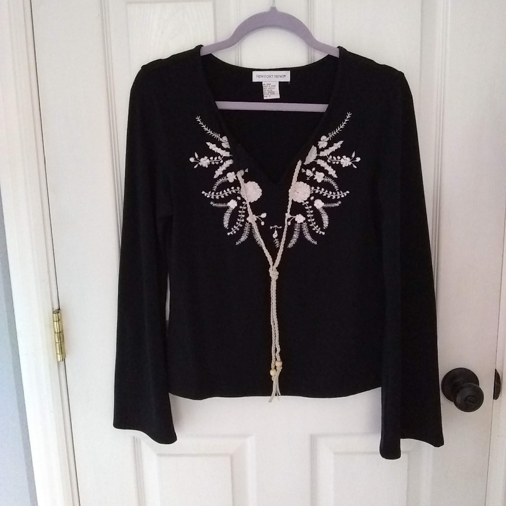 Embroidered boho bellsleeve top
